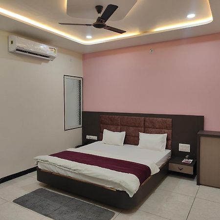 Yashomati Hotel Maheshwar Экстерьер фото