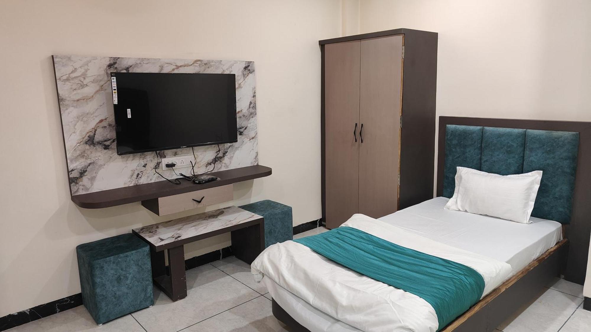 Yashomati Hotel Maheshwar Экстерьер фото