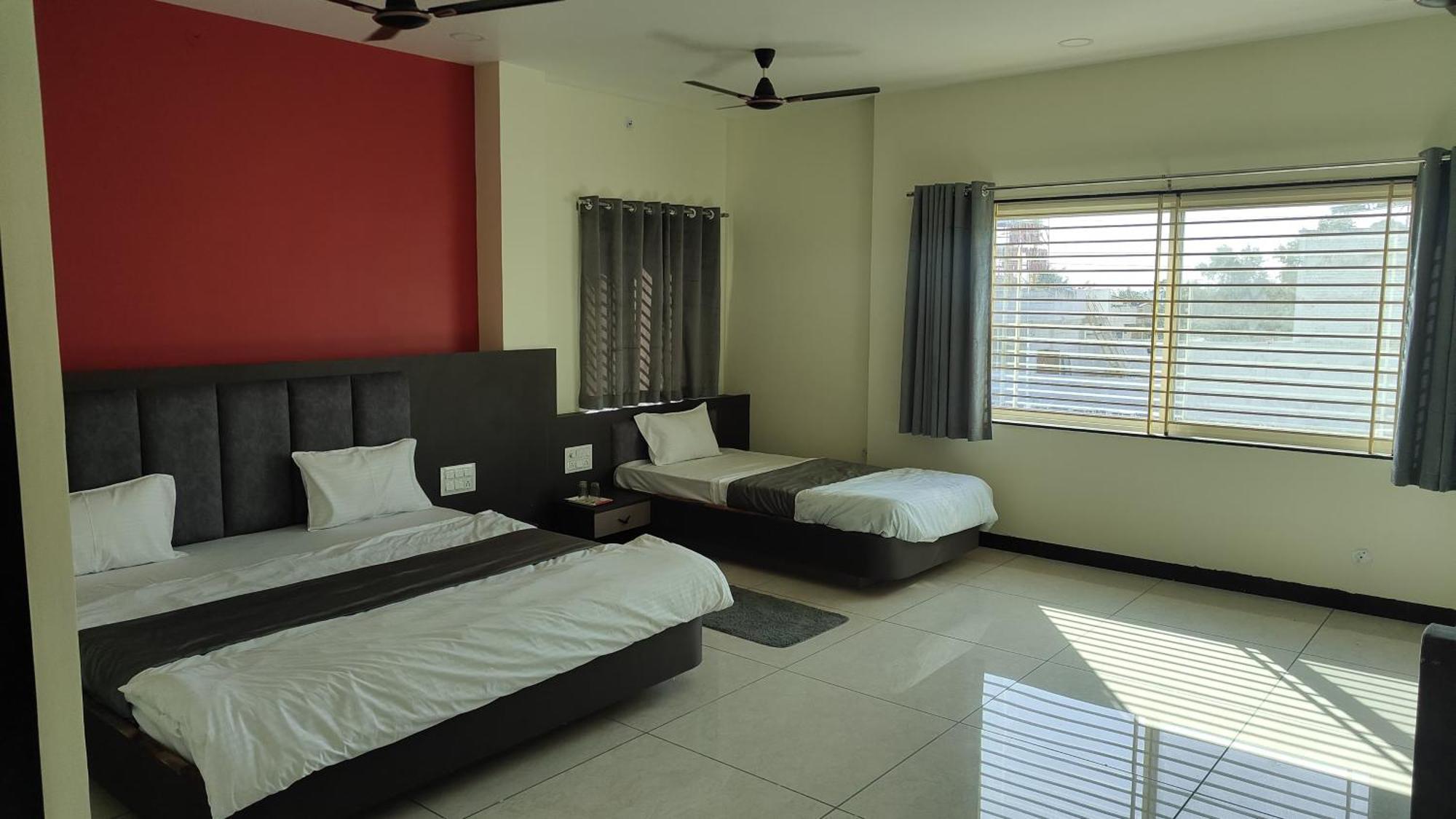 Yashomati Hotel Maheshwar Экстерьер фото